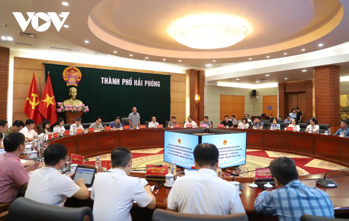 chủ tịch tp hải phòng đối thoại với dân về thủ tục, giá đất tại khu tái định cư hình ảnh 1 chu tich tp hai phong doi thoai voi dan ve thu tuc, gia dat tai khu tai dinh cu hinh anh 1