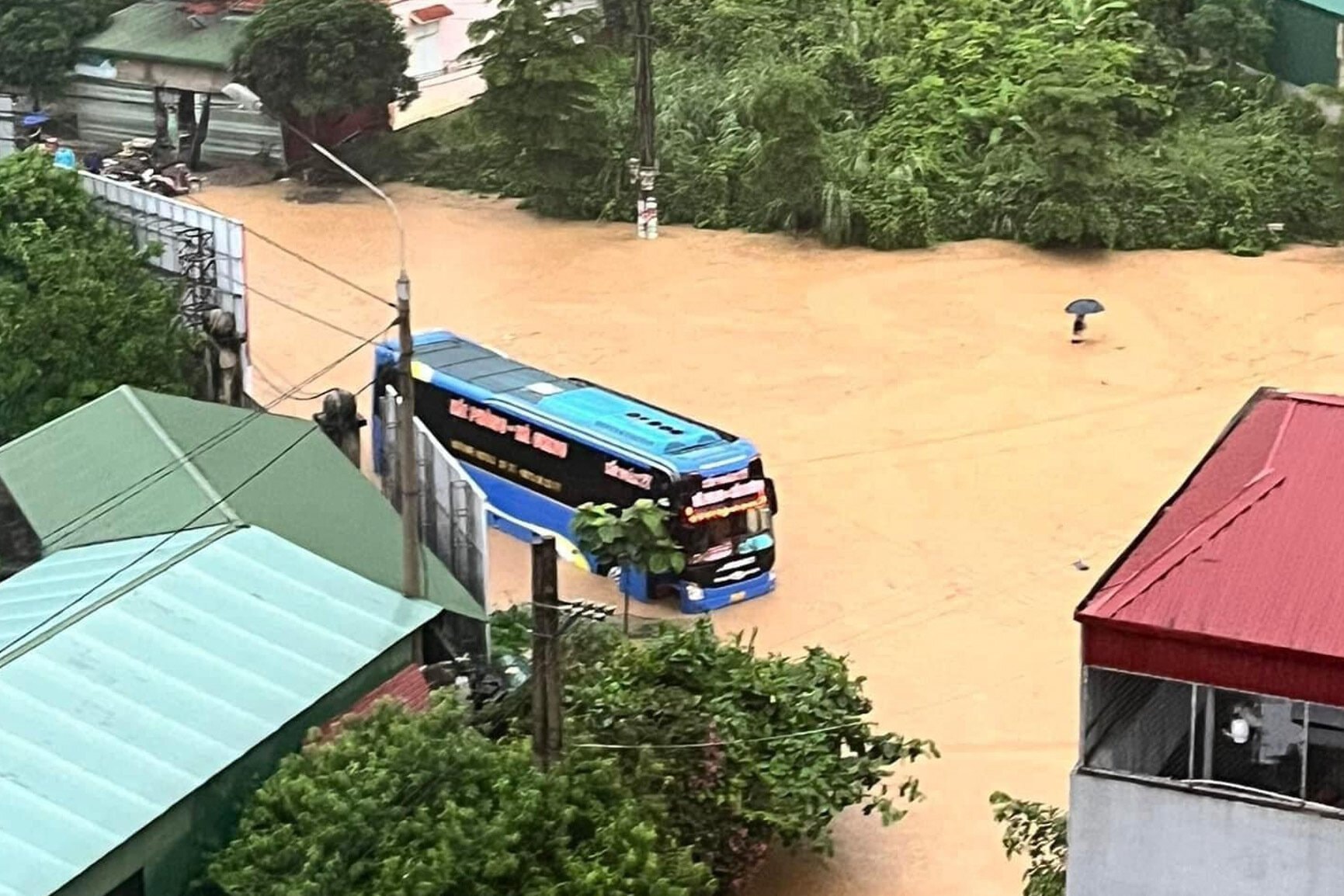 Ban chỉ đạo yêu cầu Hà Giang triển khai lực lượng hỗ trợ người dân, rà soát các điểm nguy cơ sạt lở, hồ chứa thủy lợi.