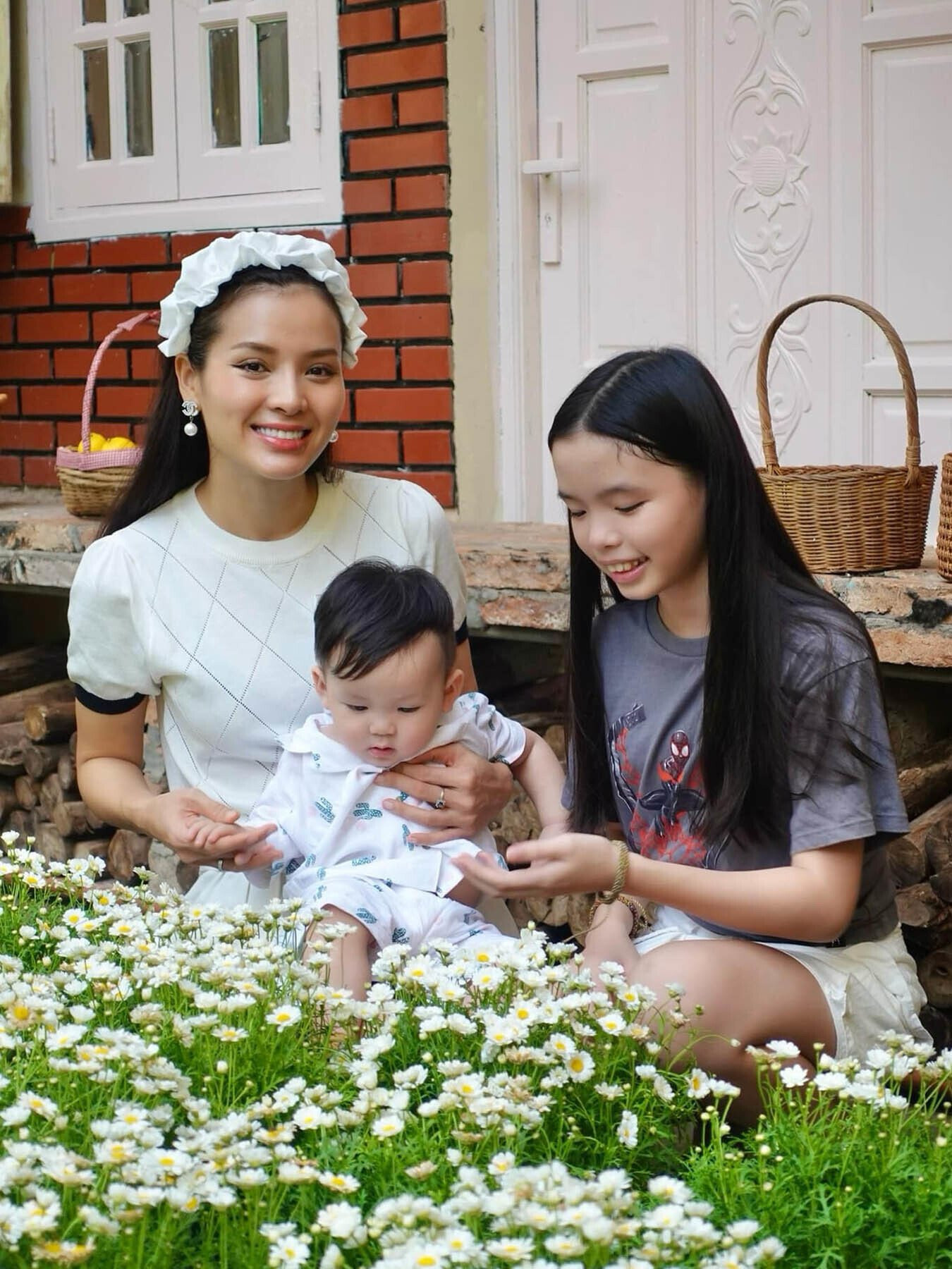 Sao Việt 20/6: Thanh Lam đón tuổi 55, Huyền Baby khoe chồng đại gia - 14