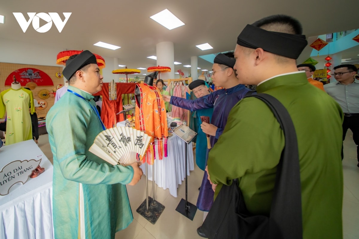 tổ chức tuần lễ Áo dài cộng đồng huế 2024 hình ảnh 4 to chuc tuan le Ao dai cong dong hue 2024 hinh anh 4