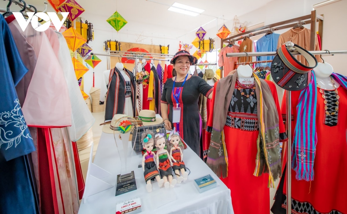 tổ chức tuần lễ Áo dài cộng đồng huế 2024 hình ảnh 5 to chuc tuan le Ao dai cong dong hue 2024 hinh anh 5