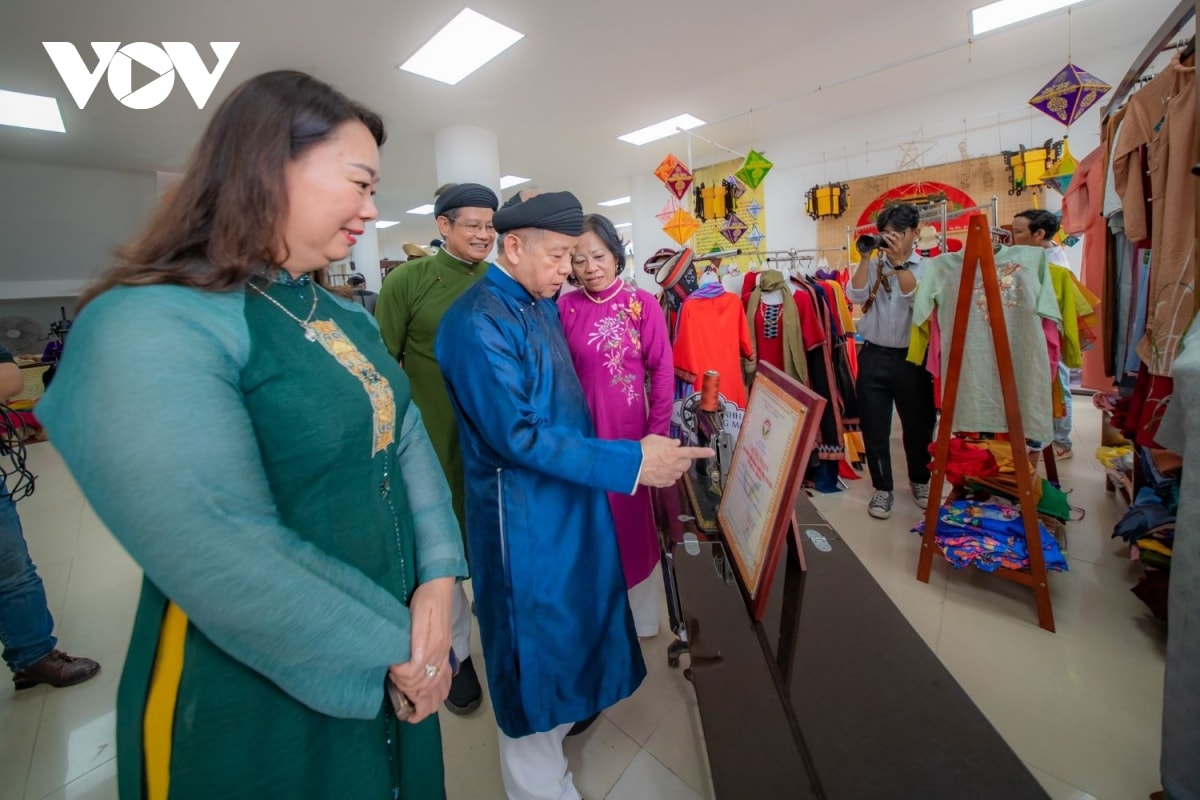 tổ chức tuần lễ Áo dài cộng đồng huế 2024 hình ảnh 3 to chuc tuan le Ao dai cong dong hue 2024 hinh anh 3