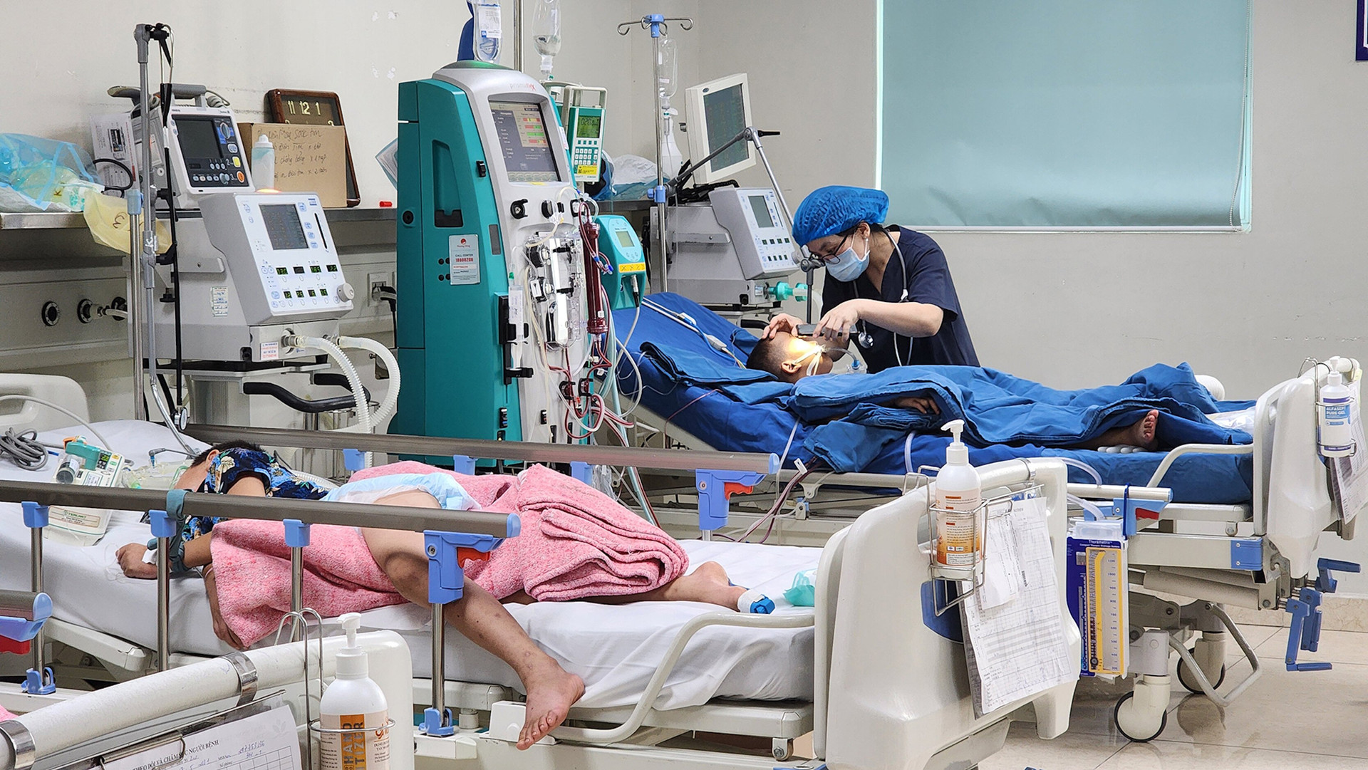 Trẻ mắc viêm não Nhật Bản đang được điều trị tại Trung tâm Bệnh nhiệt đới, Bệnh viện Nhi Trung ương.