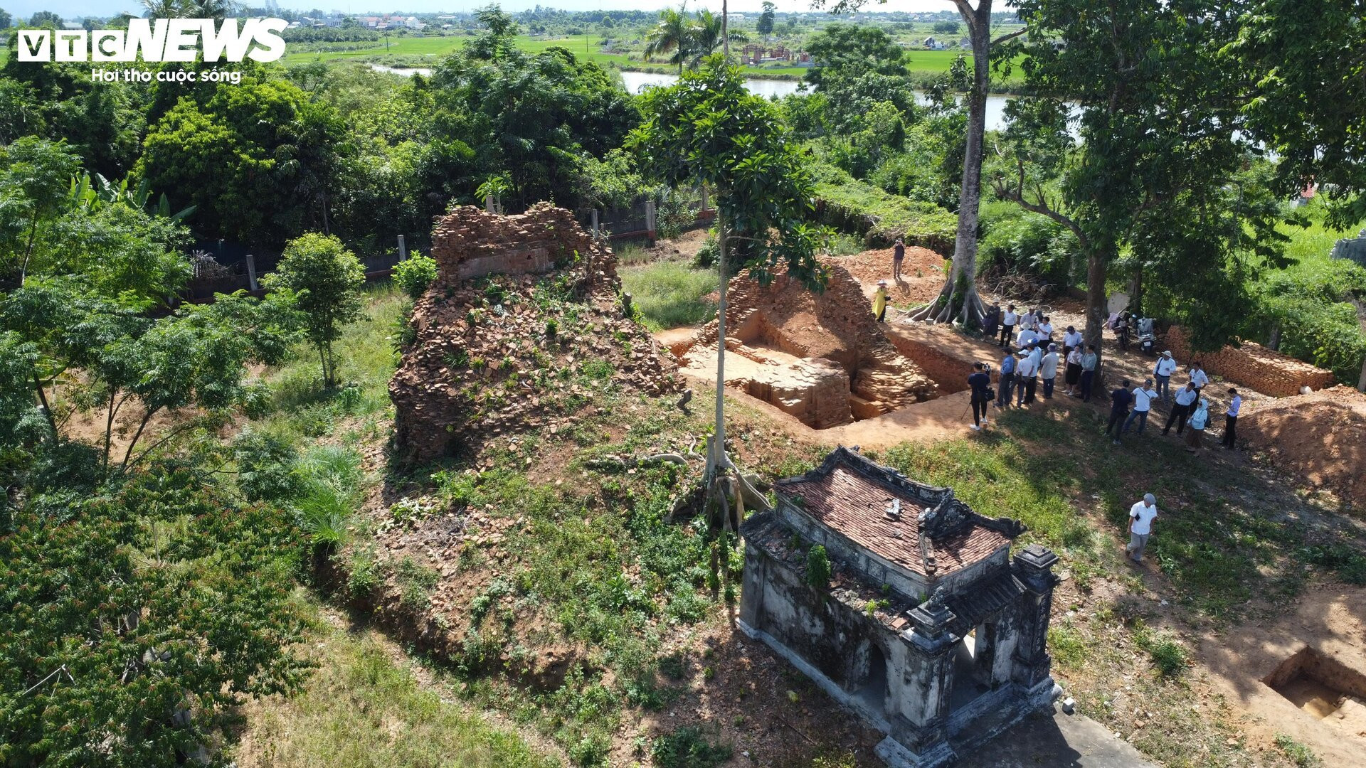 Hình hài tháp Chăm nghìn tuổi phát lộ sau cuộc khai quật khảo cổ ở Huế  - 3