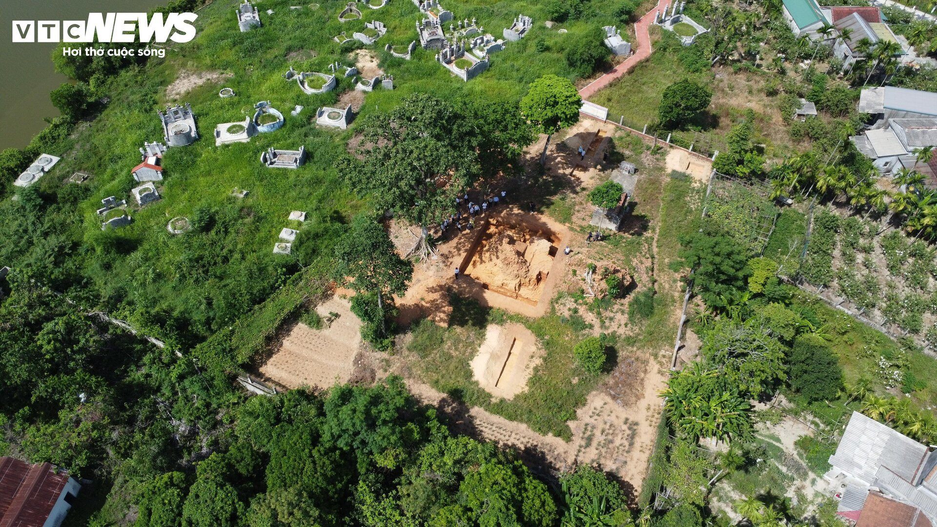 Hình hài tháp Chăm nghìn tuổi phát lộ sau cuộc khai quật khảo cổ ở Huế  - 2