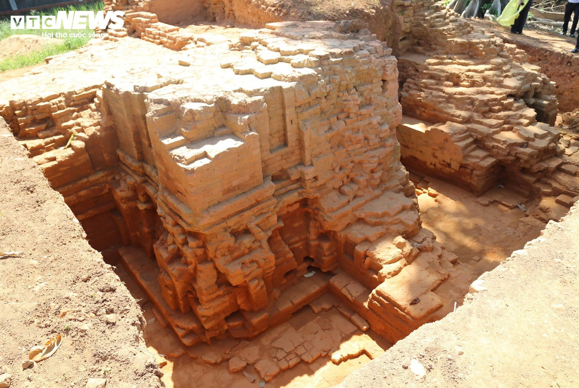 Hình hài tháp Chăm nghìn tuổi phát lộ sau cuộc khai quật khảo cổ ở Huế  - 5