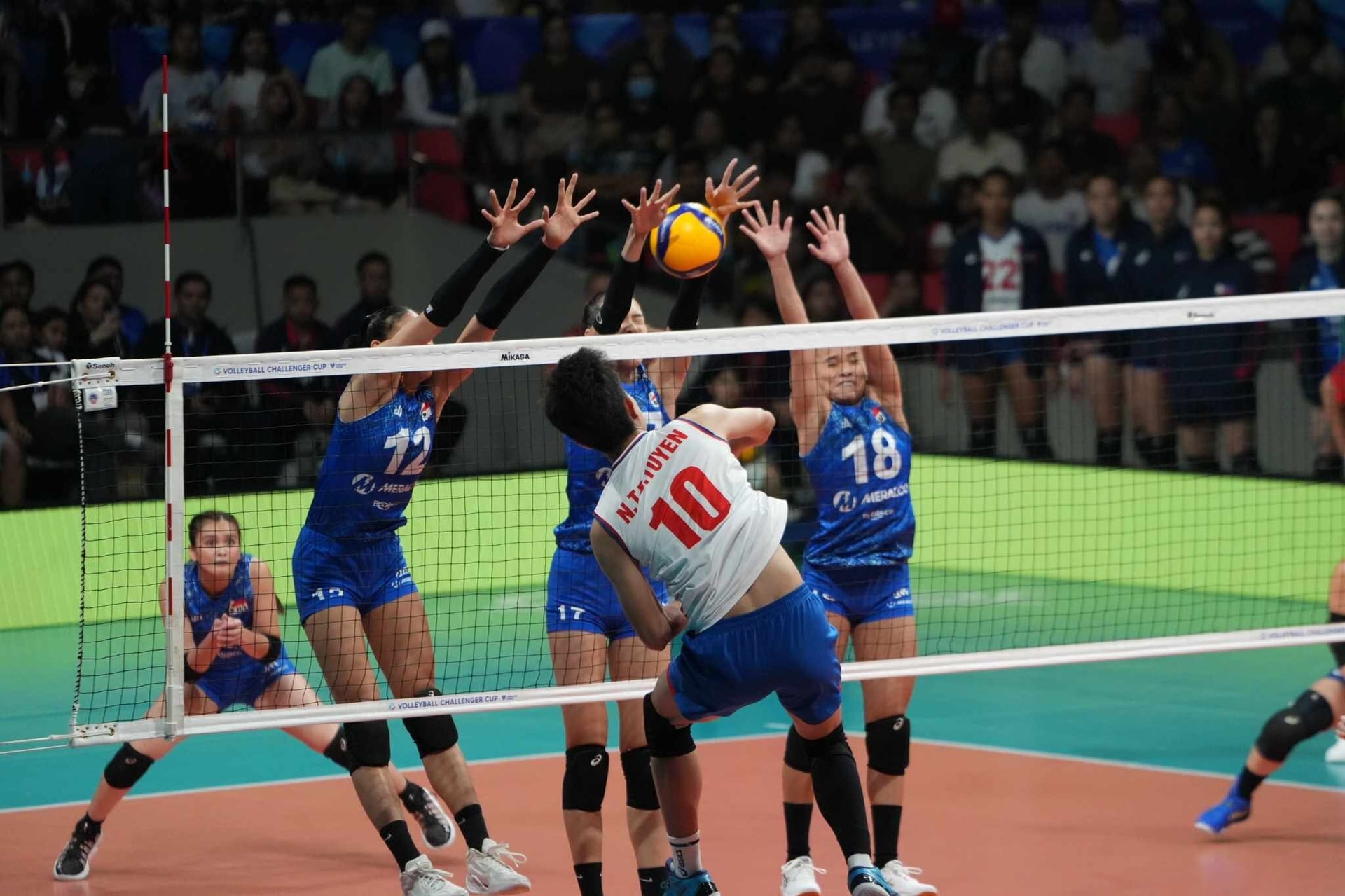 ĐT bóng chuyền nữ Việt Nam thắng Philippines ở tứ kết FIVB Challenger Cup 2024