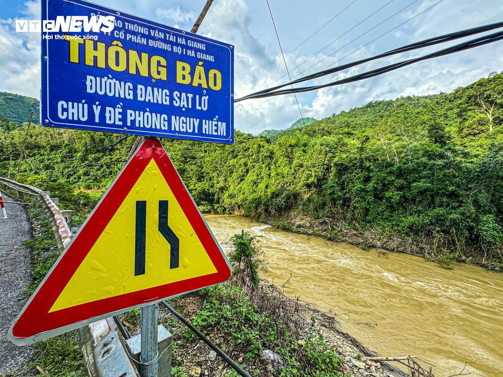 Nguy hiểm rình rập trên khắp các tuyến đường ở Hà Giang - 11