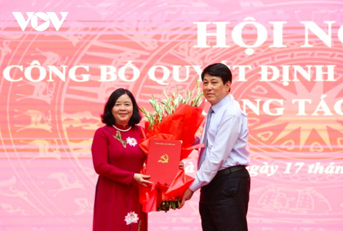 bo chinh tri phan cong ba bui thi minh hoai giu chuc bi thu thanh uy ha noi hinh anh 1