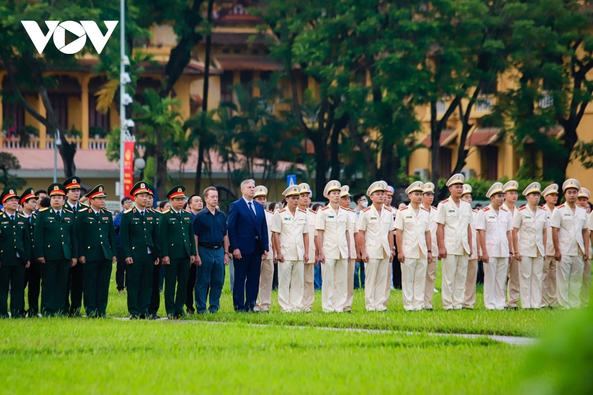 thieng lieng nghi thuc treo co ru quoc tang tong bi thu nguyen phu trong hinh anh 10