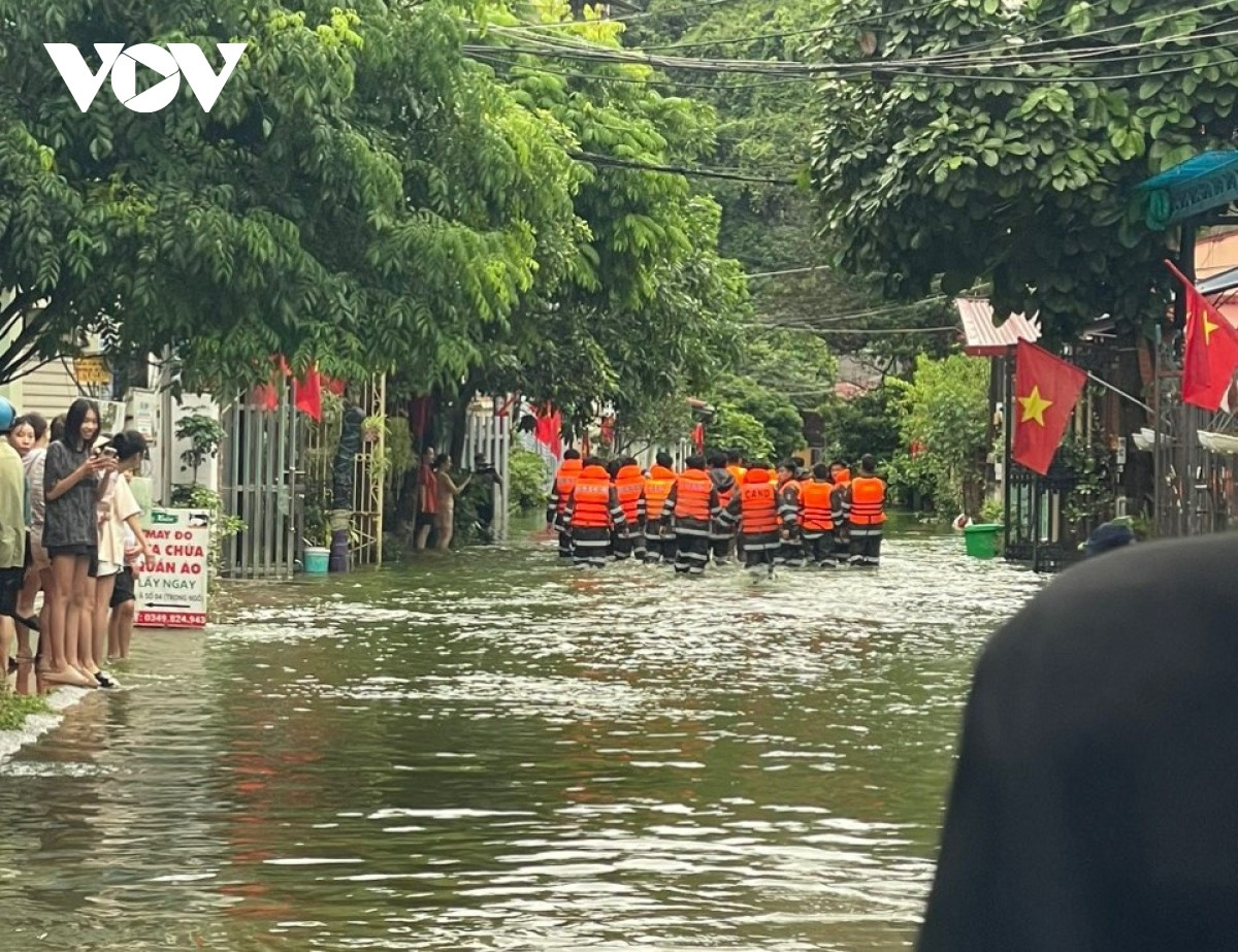 mua lon keo dai, nhieu noi o lang son bi ngap sau, sat lo hinh anh 4