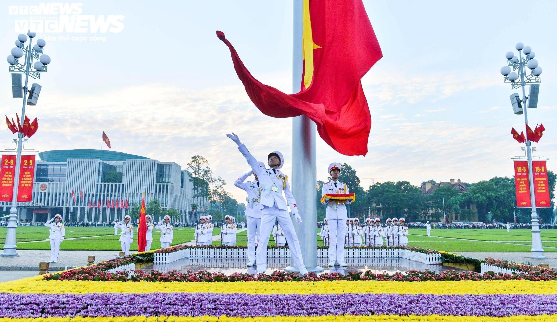 Nghi lễ thượng cờ mừng Quốc khánh 2/9 trên Quảng trường Ba Đình, Hà Nội.