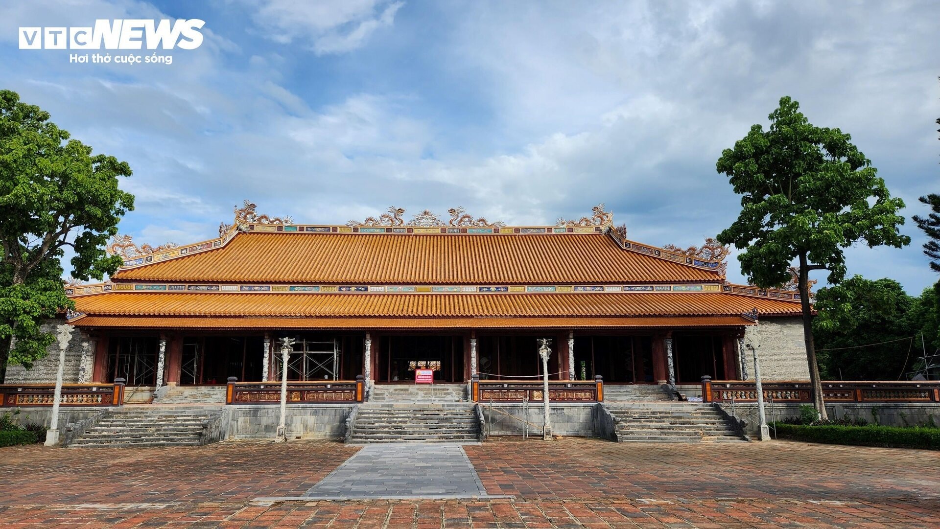Cận cảnh cung điện nơi 13 vua triều Nguyễn đăng quang sau gần 3 năm trùng tu - 1