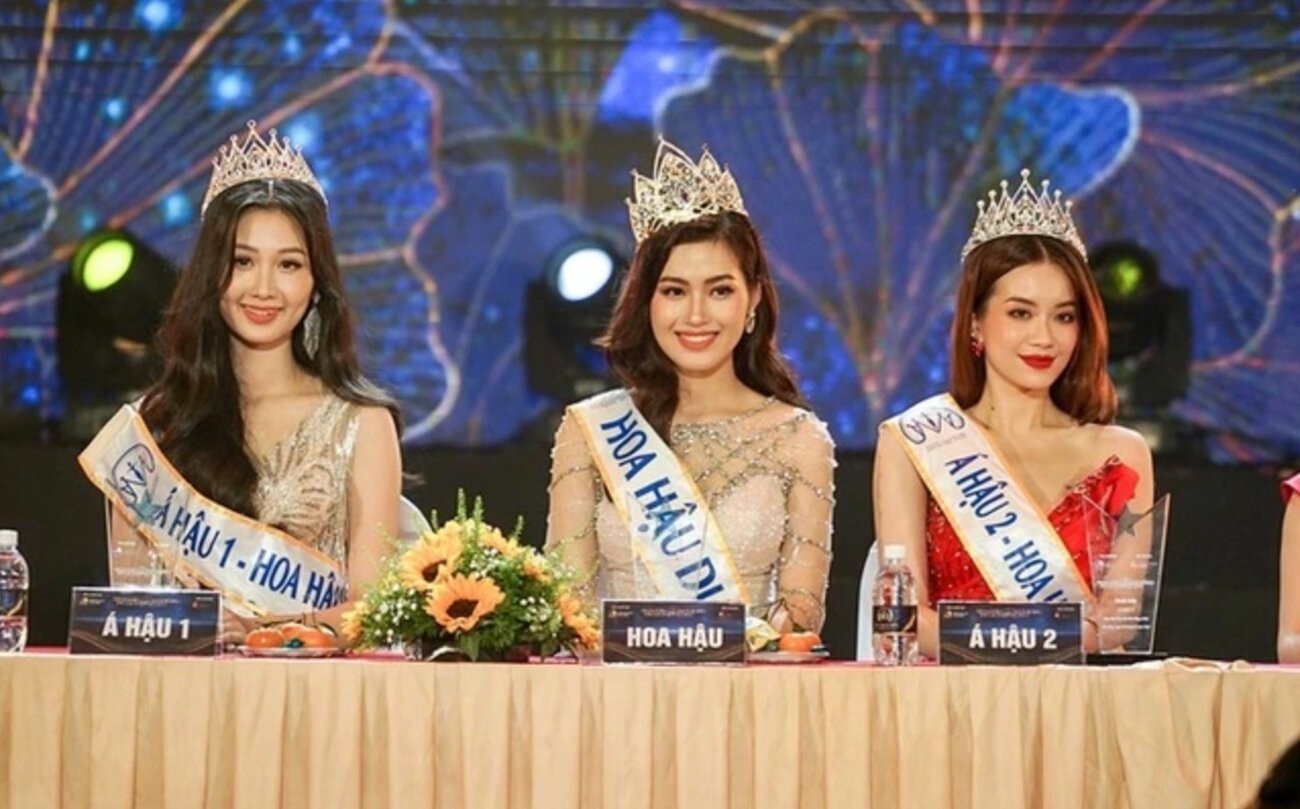 Năm 2022, Quế Anh giành danh hiệu Á hậu 1 tại Hoa hậu Du lịch Đà Nẵng. Nhan sắc của cô đã có sự thay đổi rõ rệt.