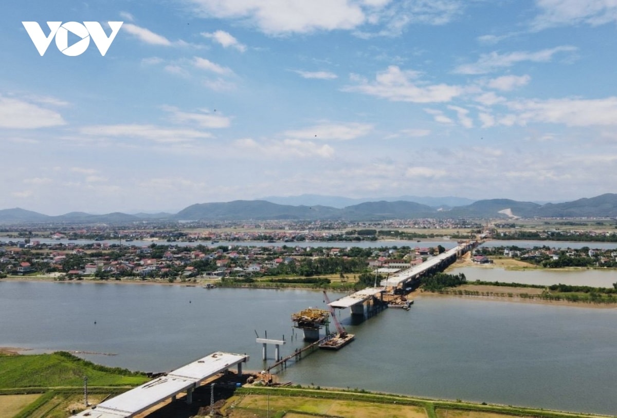 hợp long cầu dài nhất trên cao tốc bắc nam đoạn qua quảng bình hình ảnh 1 hop long cau dai nhat tren cao toc bac nam doan qua quang binh hinh anh 1
