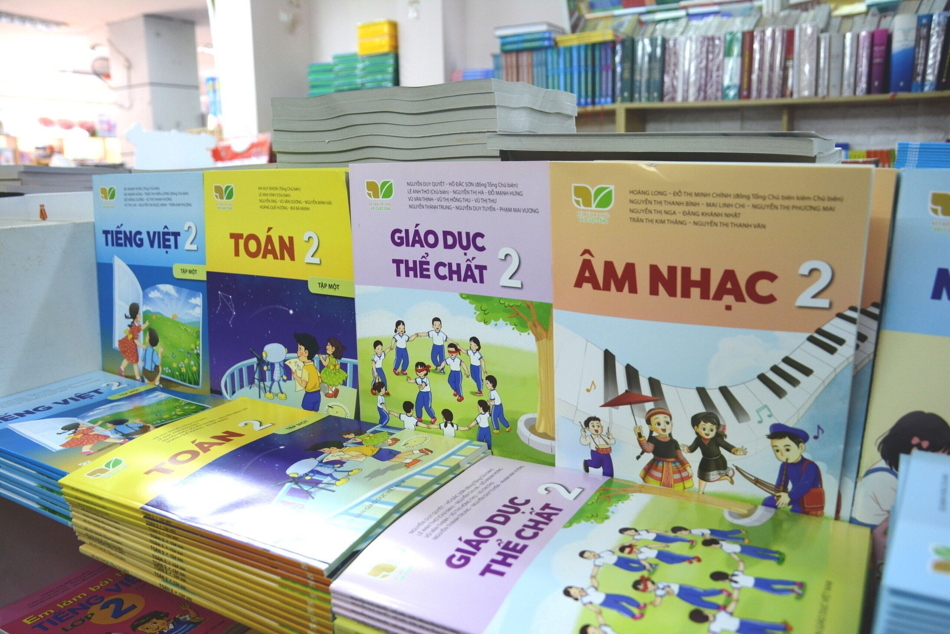 Xôn xao mức 'hoa hồng cực cao mua bán SGK', Nhà xuất bản Giáo dục nói gì?