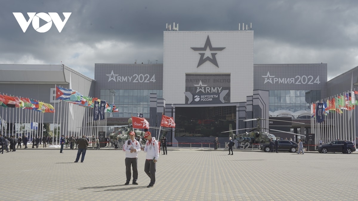Đại tướng phan văn giang dự diễn đàn kỹ thuật quân sự quốc tế army-2024 tại nga hình ảnh 1 Dai tuong phan van giang du dien dan ky thuat quan su quoc te army-2024 tai nga hinh anh 1