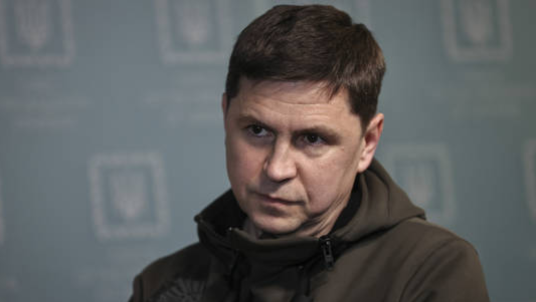 Ông Mikhail Podoliak, cố vấn cấp cao của Tổng thống Ukraine Volodymyr Zelensky. (Ảnh: Getty)