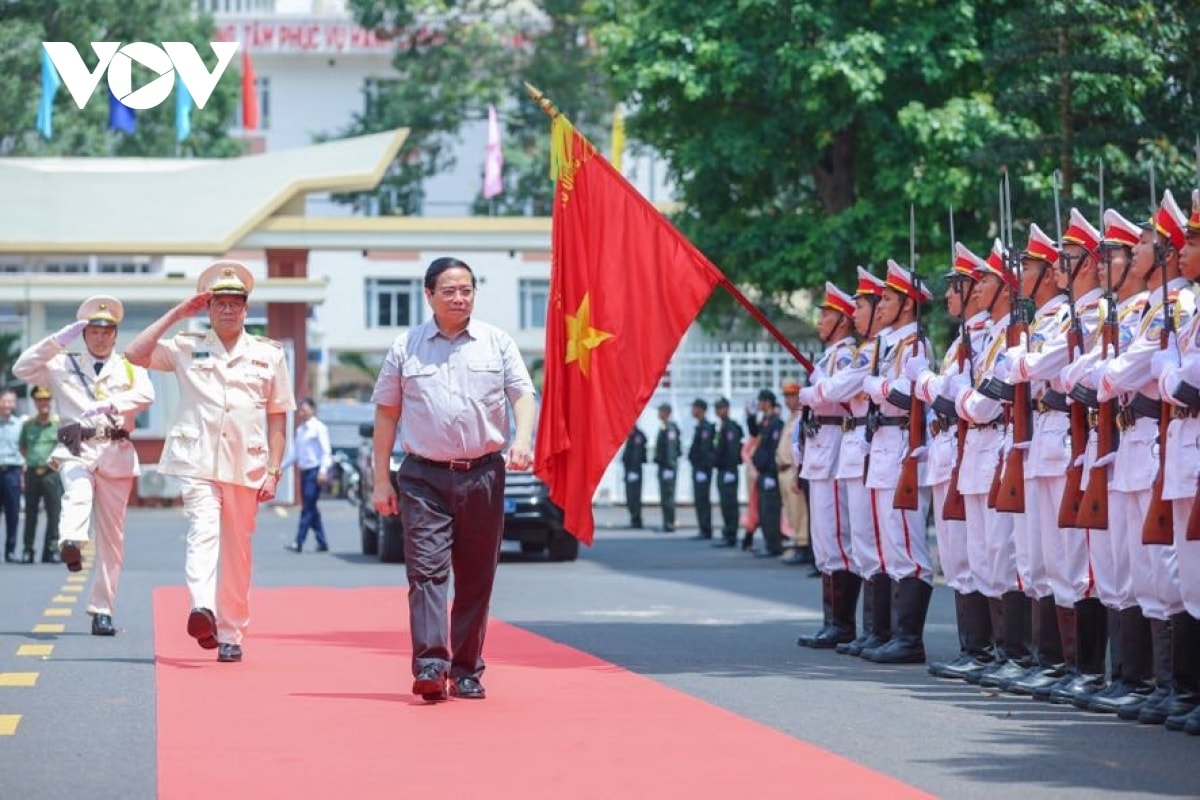 thu tuong pham minh chinh tham cac luc luong vu trang tinh Dak lak hinh anh 1