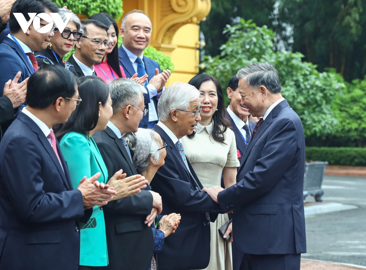 tổng bí thư, chủ tịch nước tô lâm gặp mặt đoàn kiều bào tiêu biểu hình ảnh 4 tong bi thu, chu tich nuoc to lam gap mat doan kieu bao tieu bieu hinh anh 4