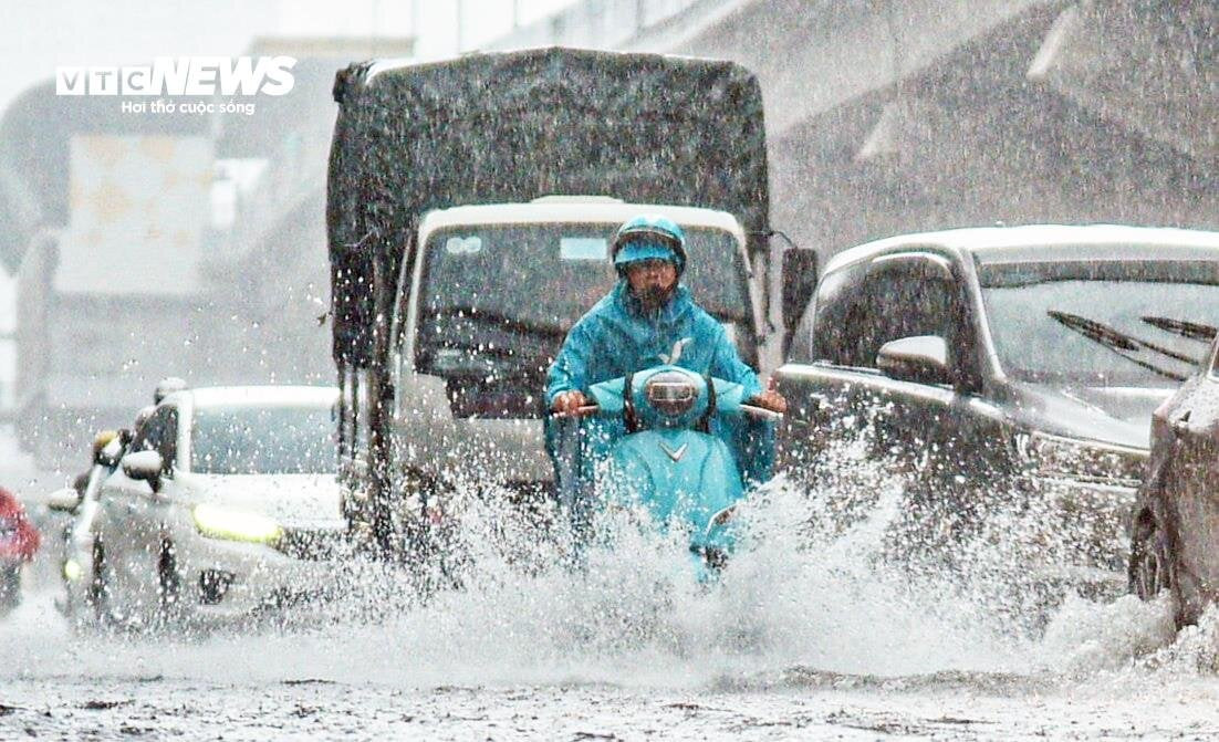 Cơ quan khí tượng dự báo thời tiết 10 ngày tới, mưa dông còn tiếp diễn ở miền Bắc. (Ảnh minh họa: Đắc Huy)