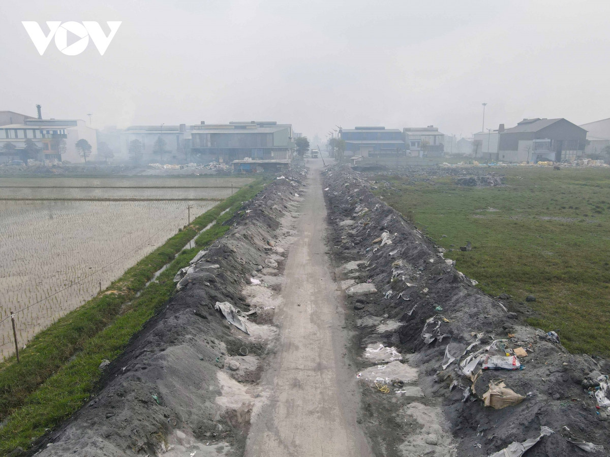 lang ty phu van mon o bac ninh chim trong khoi bui, o nhiem, vi sao kho xu ly hinh anh 3