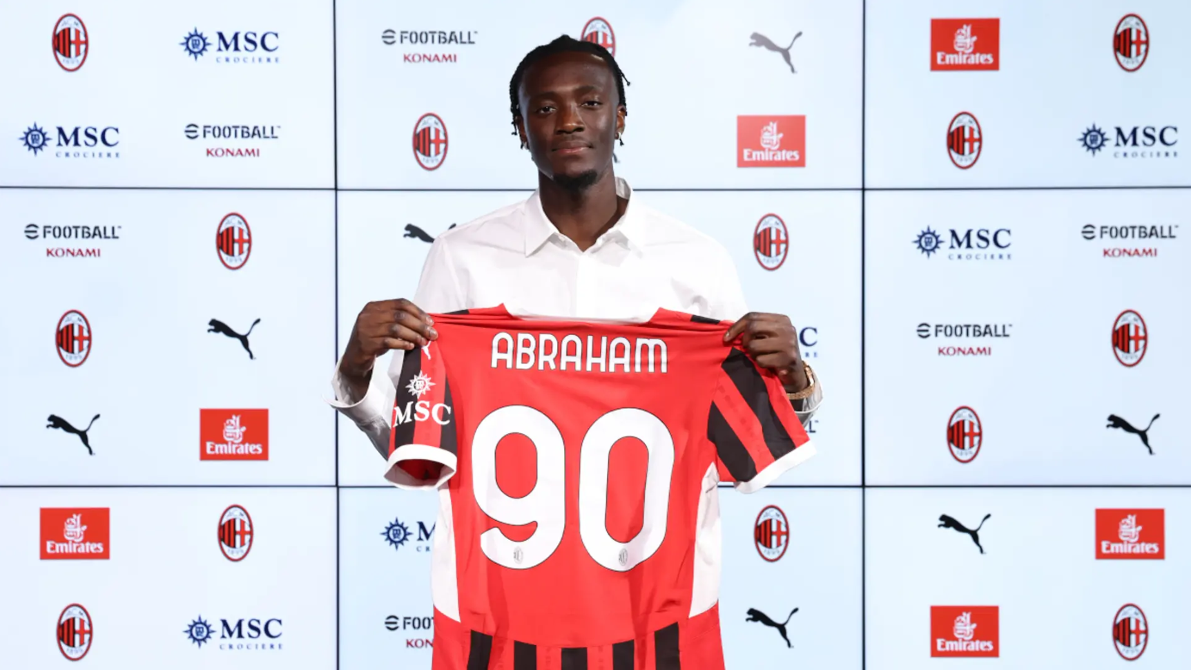 Tammy Abraham gia nhập AC Milan từ AS Roma. Đổi lại, đội bóng thủ đô có sự phục vụ của Alexis Saelemaekers từ Milan. Cả 2 thương vụ này đều theo dạng cho mượn 1 mùa.