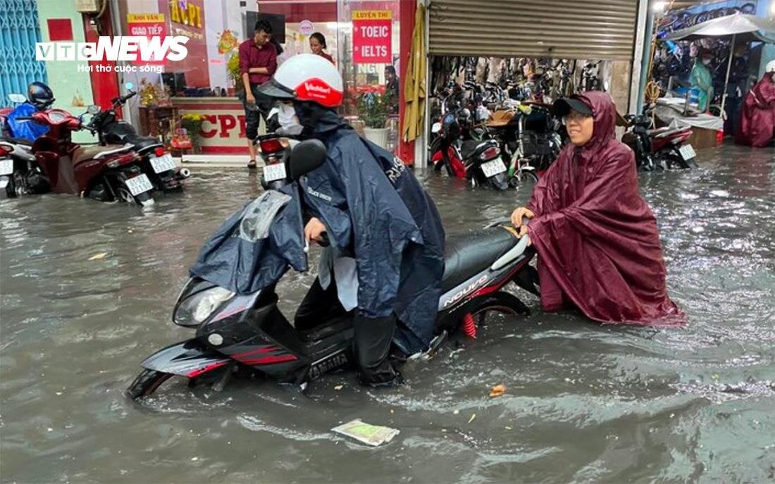 Từ chiều tối 31/8 đến chiều tối 2/9, Tây Nguyên và Nam Bộ hứng mưa to và dông. (Ảnh minh hoạ: Lương Ý)