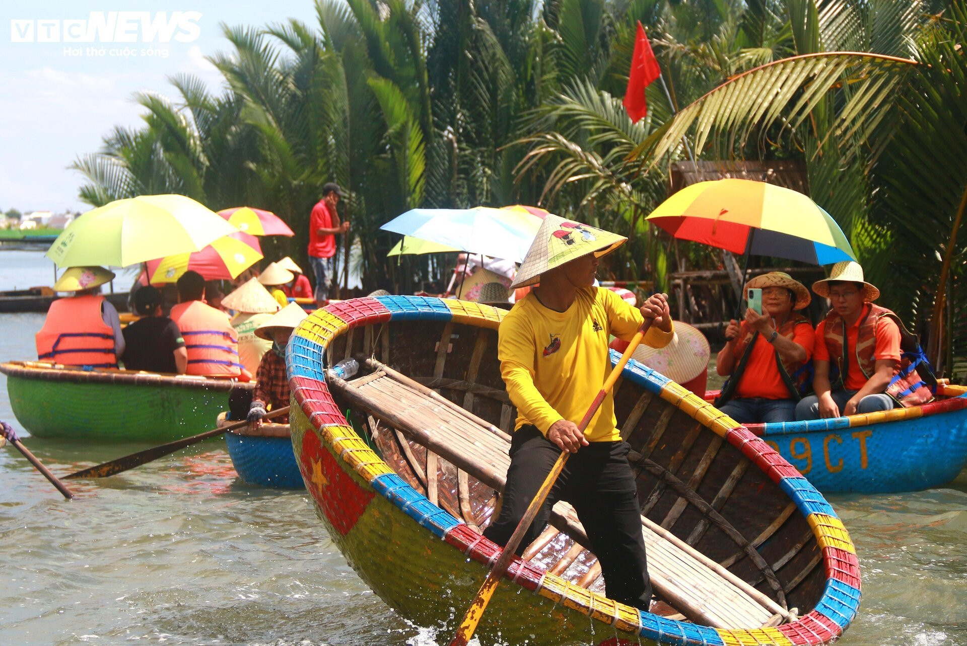 Du khách nườm nượp check-in 'miền Tây thu nhỏ' giữa lòng Hội An - 6