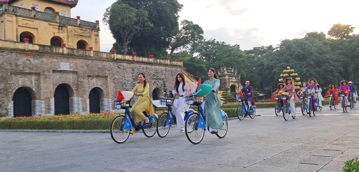 Da dang hoat dong du lich, trai nghiem tai ha noi dip nghi le 2 9 hinh anh 1