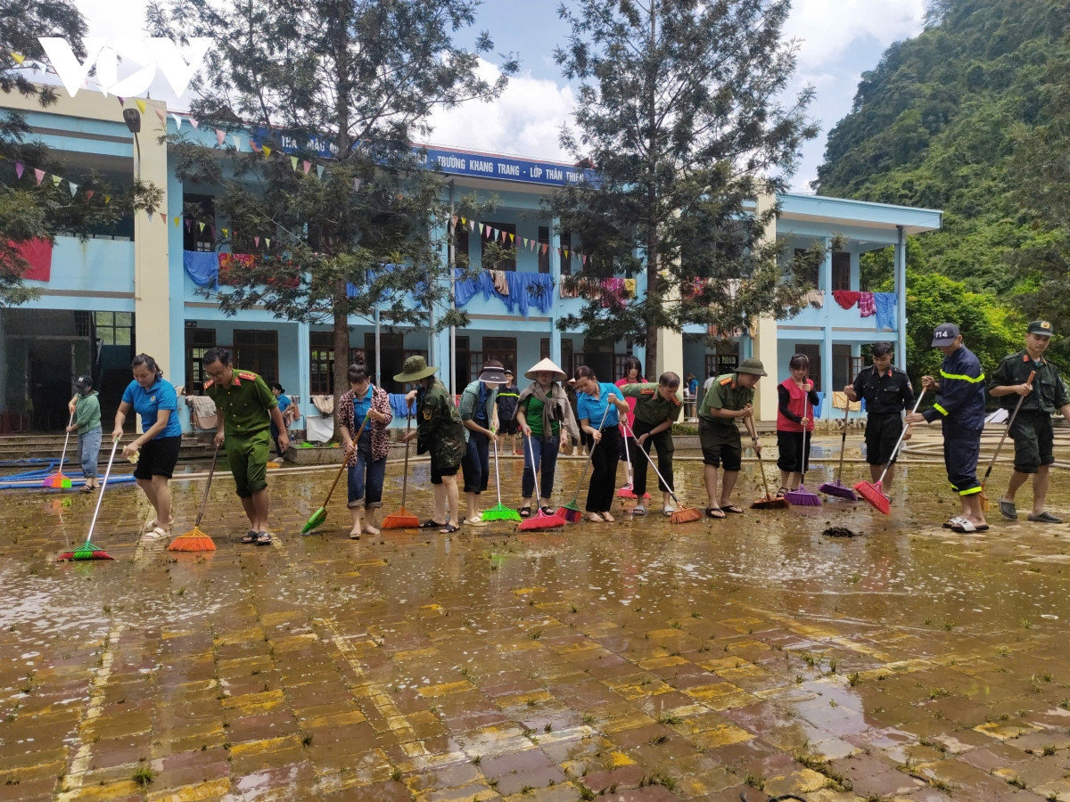 loi bun, vuot lu den voi hoc sinh cao bang hinh anh 5