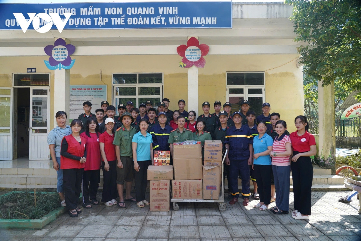 loi bun, vuot lu den voi hoc sinh cao bang hinh anh 7