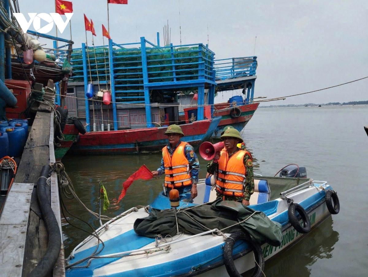 truc tiep sieu bao yagi se vao vinh bac bo nua dem nay, gio giat manh tai co to hinh anh 1