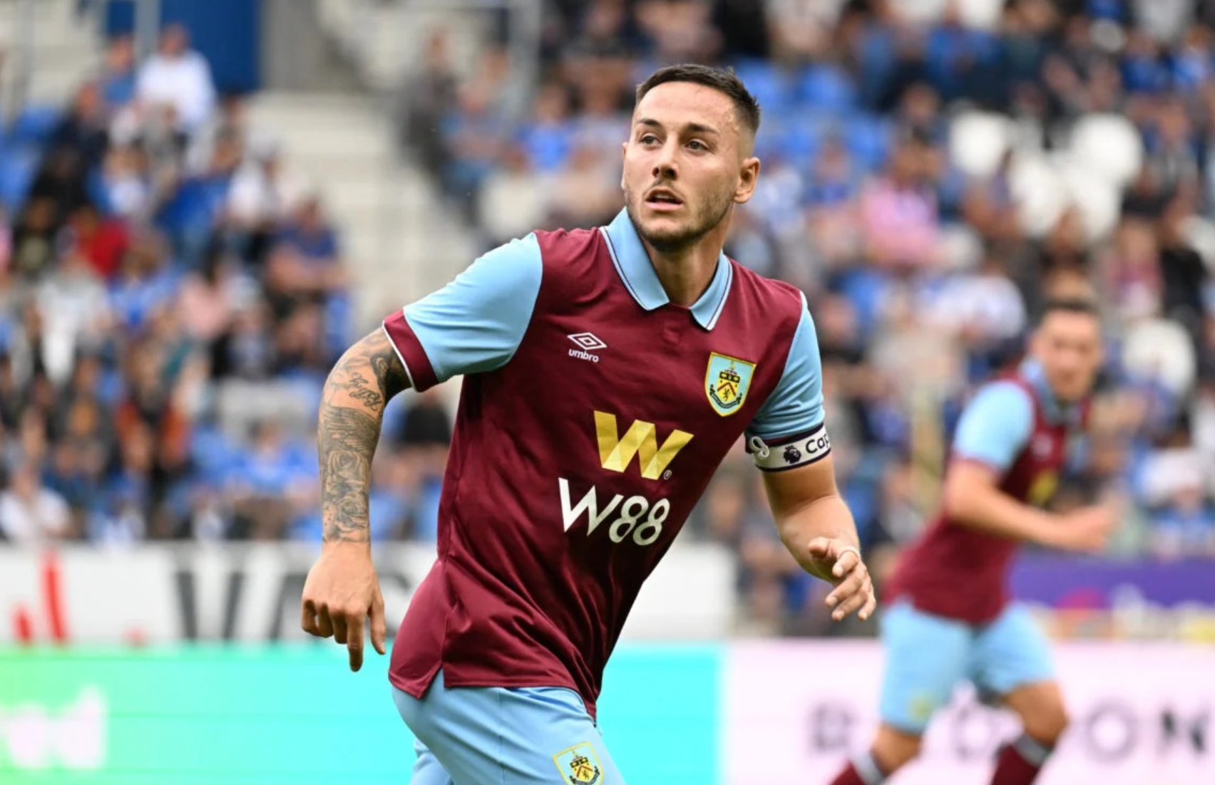 Tiền vệ Josh Brownhill (CLB Burnley) cân nhắc đầu quân cho ĐTQG Malaysia.