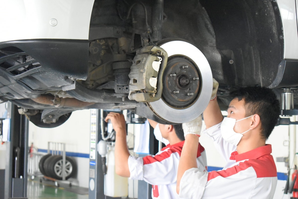 những kỹ năng cần biết khi lái xe qua vùng ngập nước mùa mưa bão hình ảnh 6 nhung ky nang can biet khi lai xe qua vung ngap nuoc mua mua bao hinh anh 6