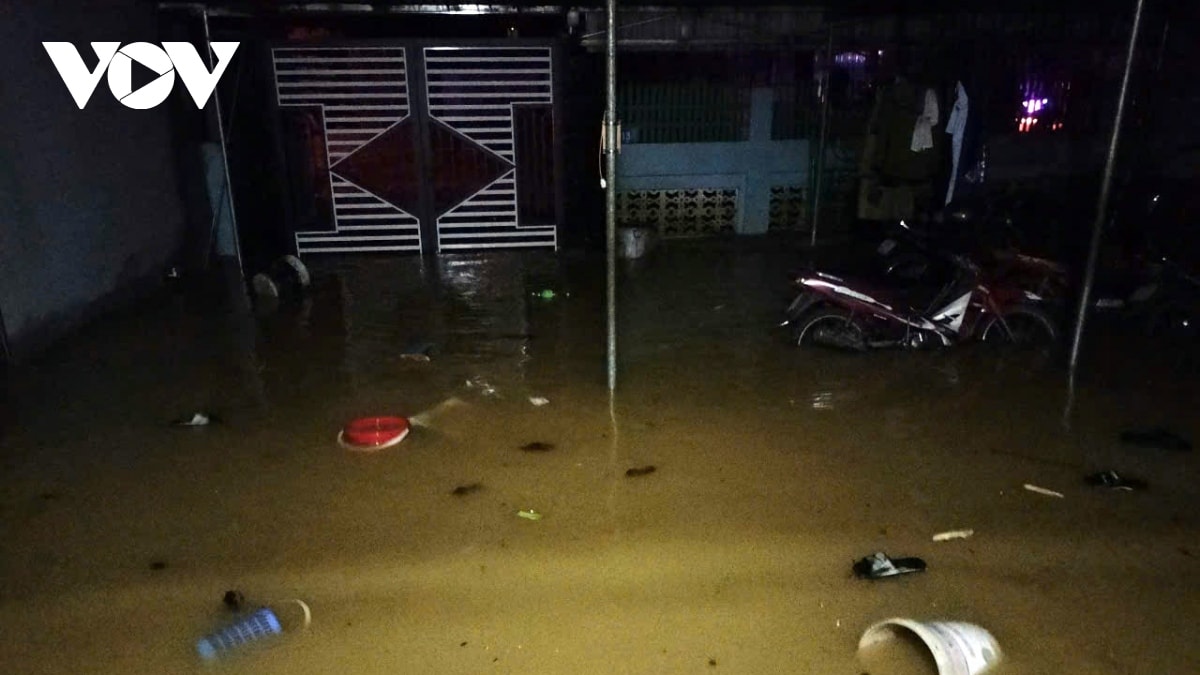 thanh pho thai nguyen ngap trong nuoc lu, khan cap di doi dan hinh anh 7