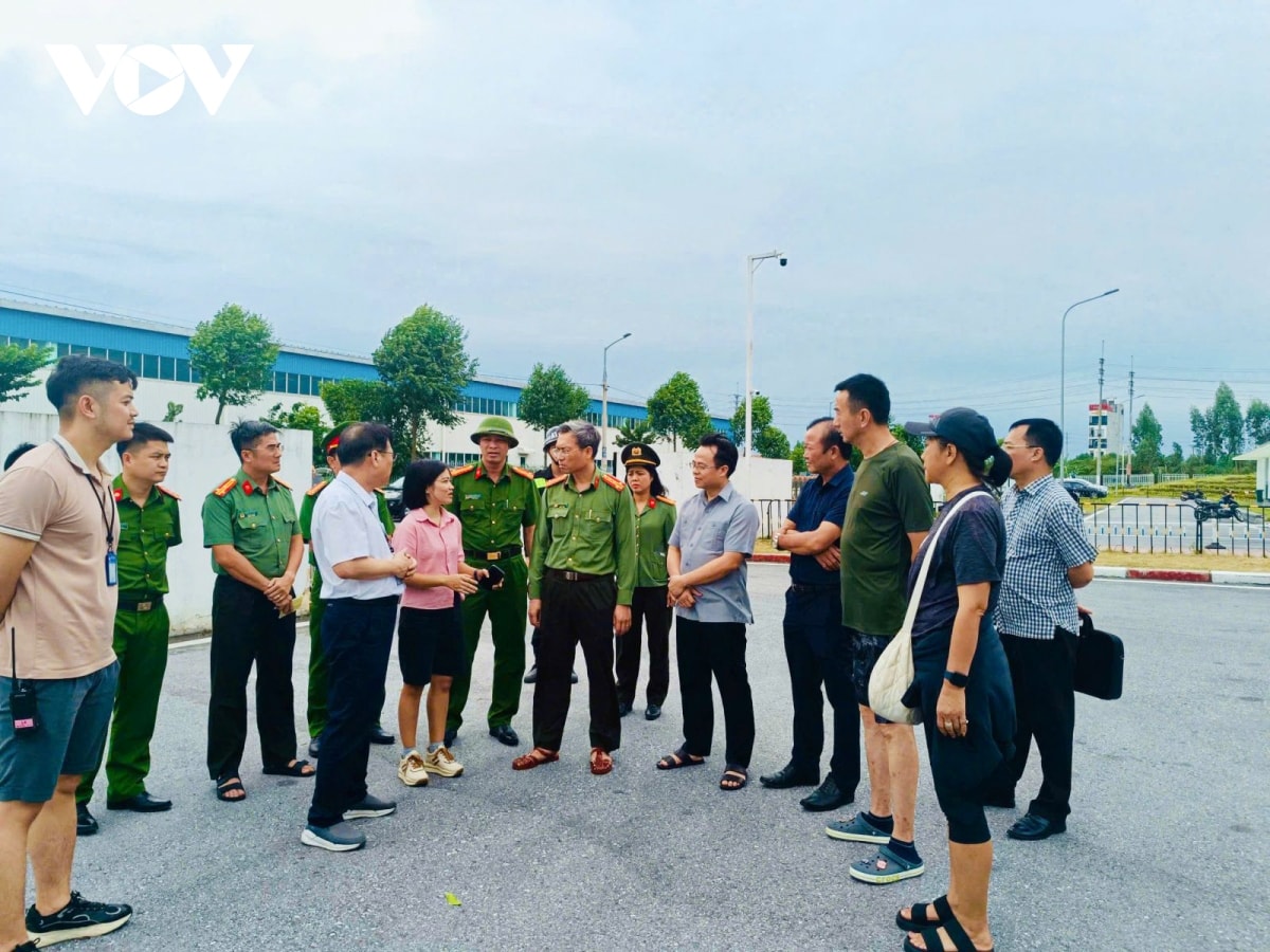 bắc giang sơ tán khẩn cấp hàng trăm hộ dân bị ngập lụt, cô lập do mưa lũ hình ảnh 3 bac giang so tan khan cap hang tram ho dan bi ngap lut, co lap do mua lu hinh anh 3