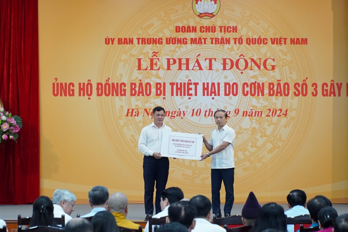 hai hang hang khong van chuyen mien phi hang cuu tro toi vung lu mien bac hinh anh 1