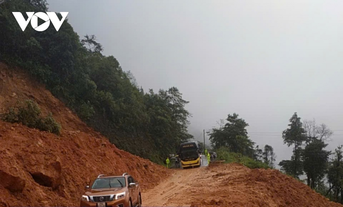 giao thong tu lai chau di cac tinh mien xuoi tam thoi bi chia cat hinh anh 1