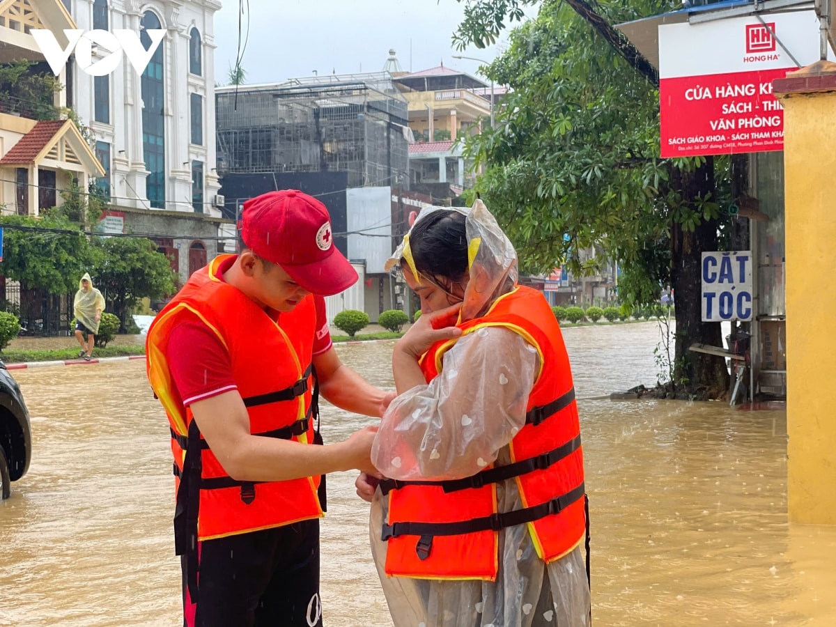 ban tuyen giao trung uong va cac co quan, don vi ung ho dong bao vung bao lu hinh anh 4