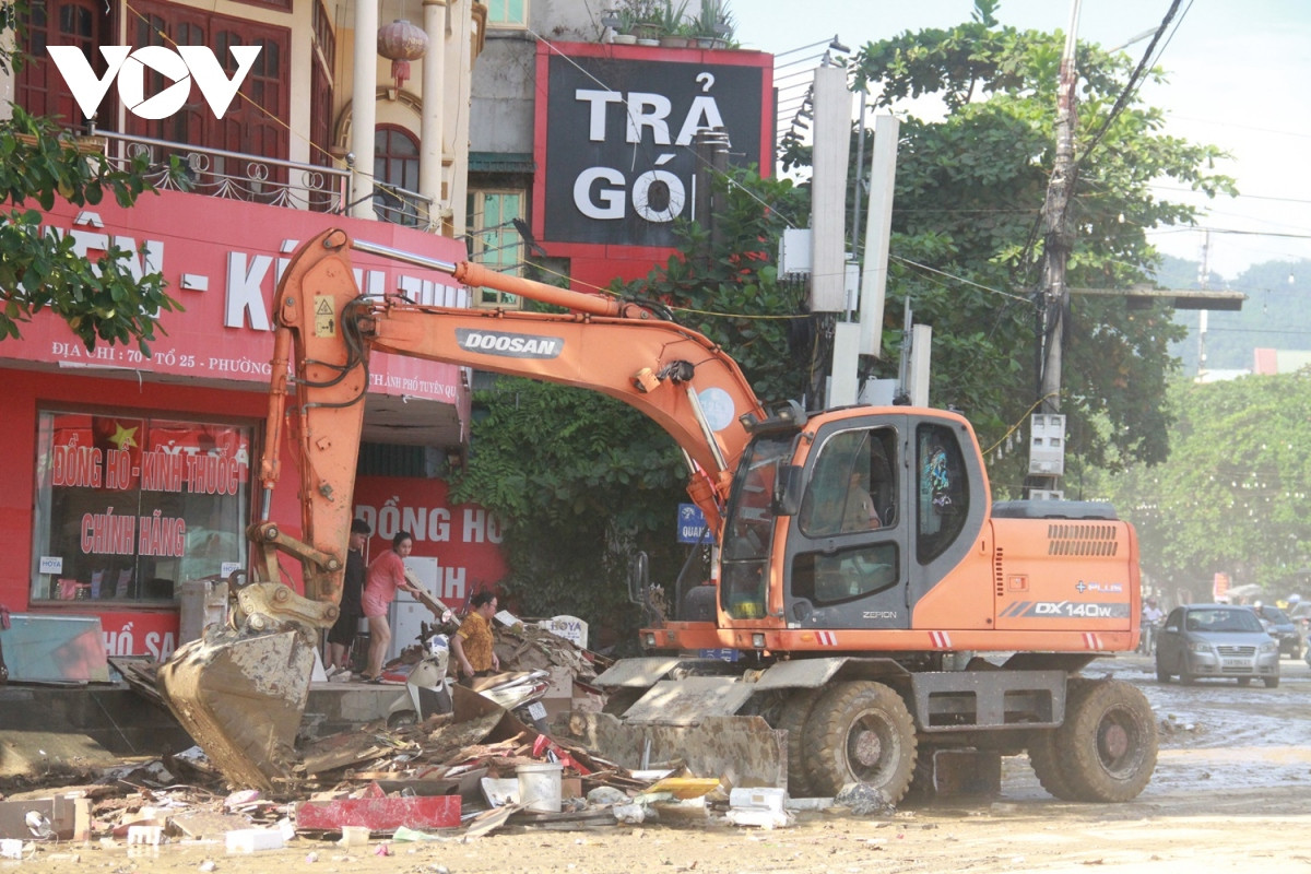 thanh pho tuyen quang tro lai phong quang, sach dep chi sau 1 ngay nuoc rut hinh anh 11