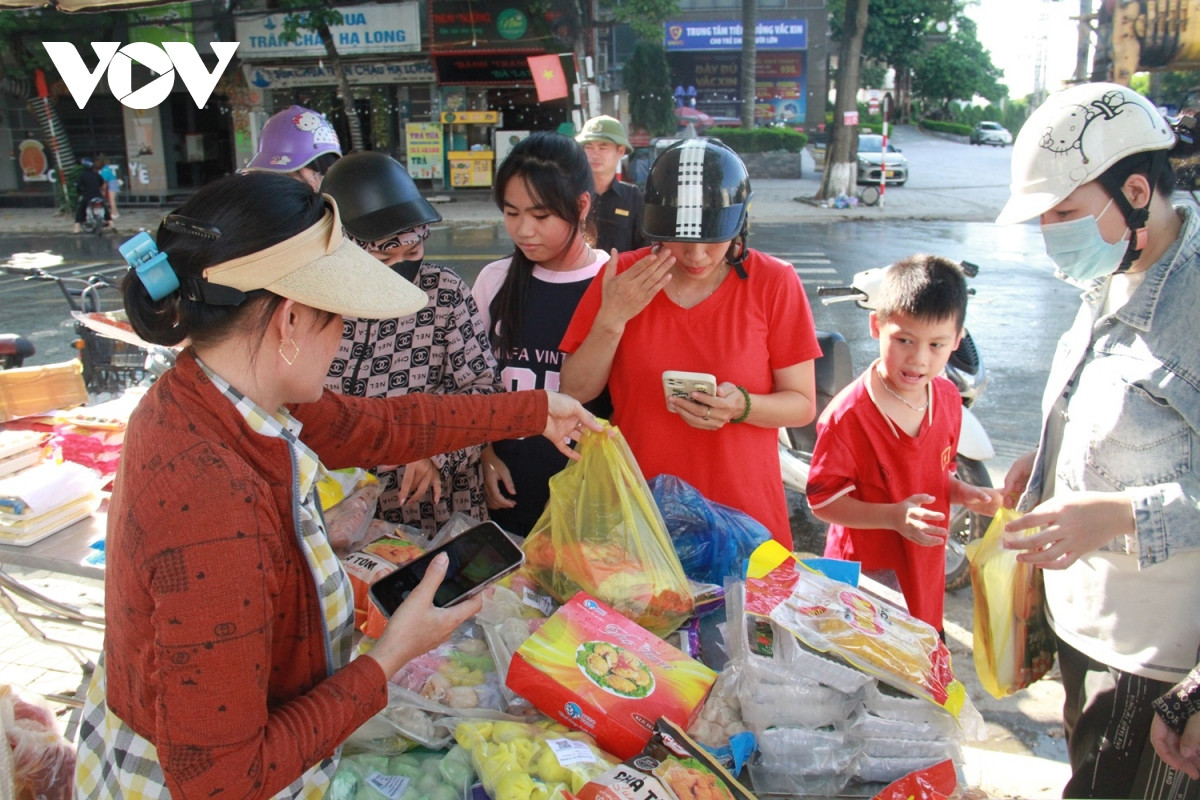 thanh pho tuyen quang tro lai phong quang, sach dep chi sau 1 ngay nuoc rut hinh anh 4