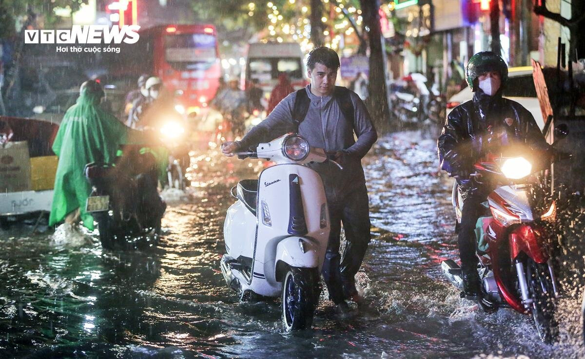 Ngày mai 16/9, từ Bắc vào Nam hứng mưa dông, thời gian mưa tập trung vào chiều và đêm. (Ảnh minh hoạ: Ngô Nhung)