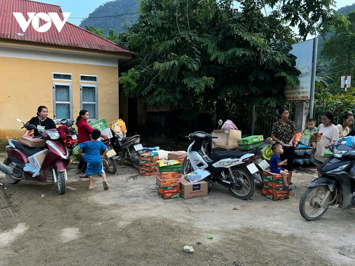 nhung chuyen hang vuot ngan cay so den voi vung thien tai cao bang hinh anh 3