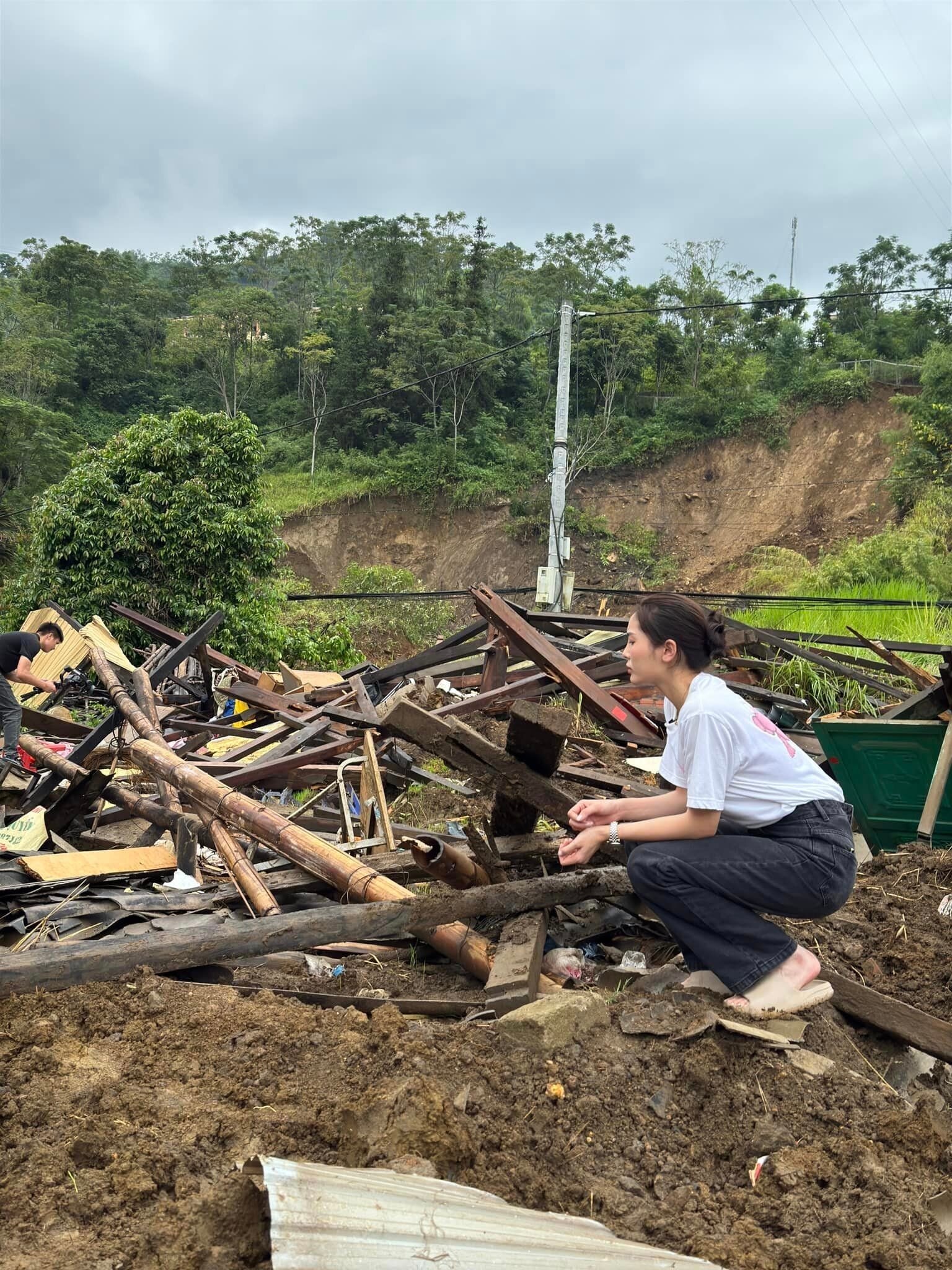 Sao Việt 24/9: Mỹ Linh trẻ đẹp bên con gái, Trường Giang chăm quý tử thay vợ - 5