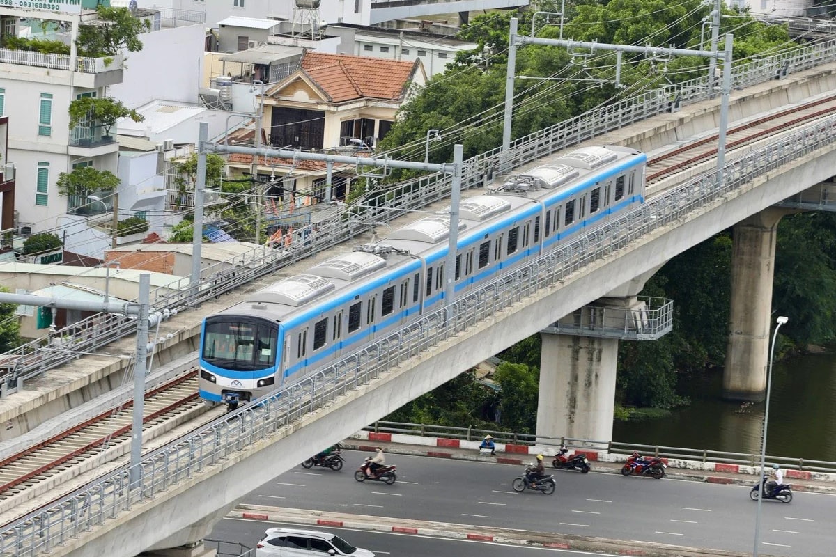 Metro Bến Thành - Suối Tiên chạy thử toàn tuyến. (Ảnh: Báo Người Lao Động)