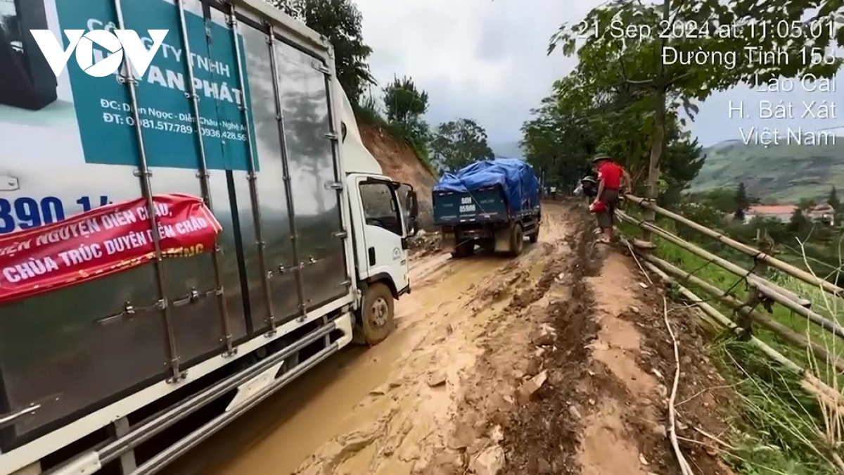 gian nan nhung chuyen xe 0 dong den vung lu kho khan nhat o lao cai hinh anh 5