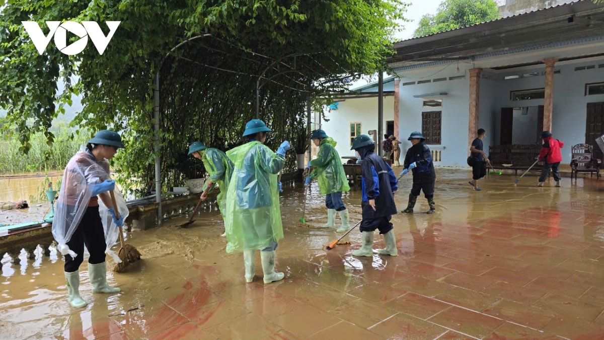 mua lon suot dem, nhieu noi o lao cai sat lo, ngap lut hinh anh 2