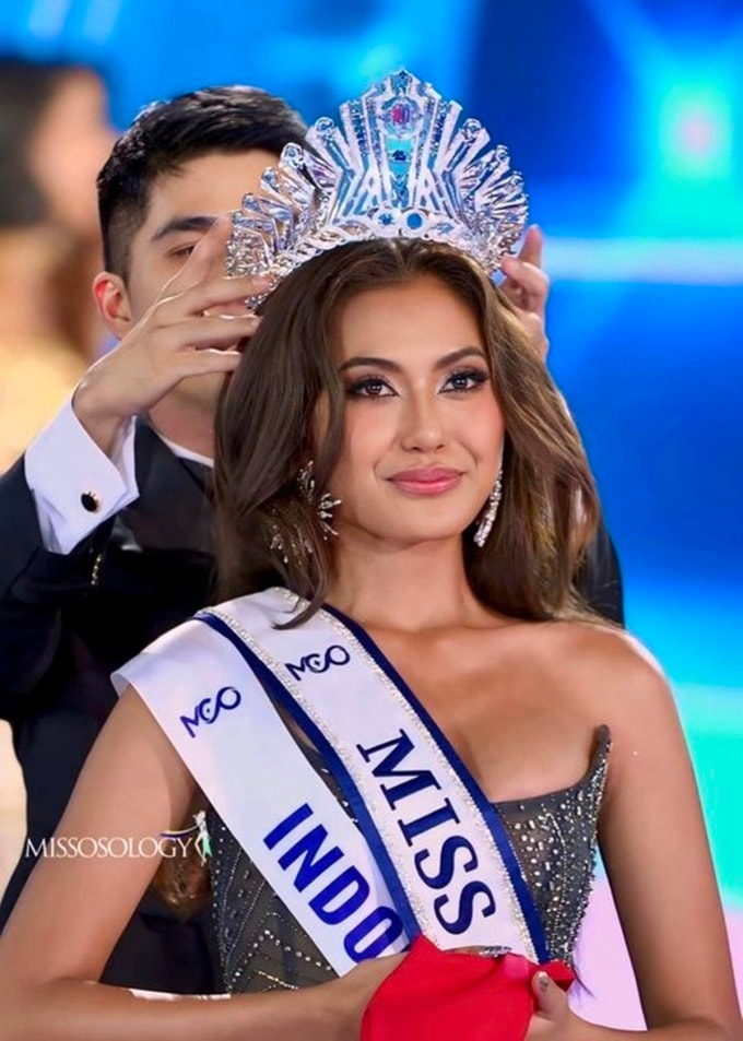 Người đẹp Indonesia đăng quang Miss Cosmo 2024.