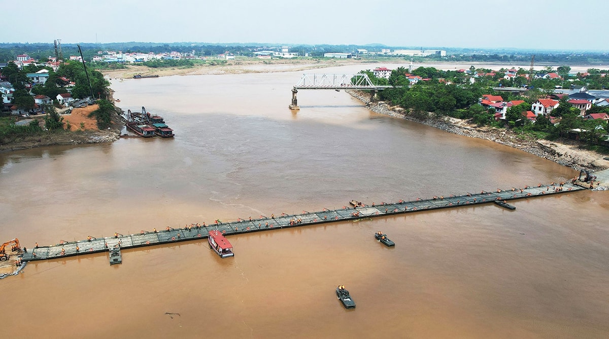 Từ 17h30 ngày 6/10, cầu phao Phong Châu hoạt động trở lại. (Ảnh: Cổng thông tin điện tử tỉnh Phú Thọ)